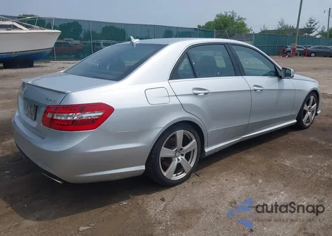 2011 Mercedes-Benz E 350 4Matic z USA, uszkodzony, nr VIN WDDHF8HB5BA467794